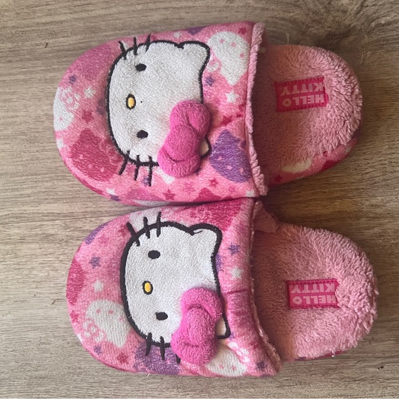 Hello Kitty pajama bundle with Robe, Slippers and Fleece PJ sleeping shorts - Picture 9 of 12